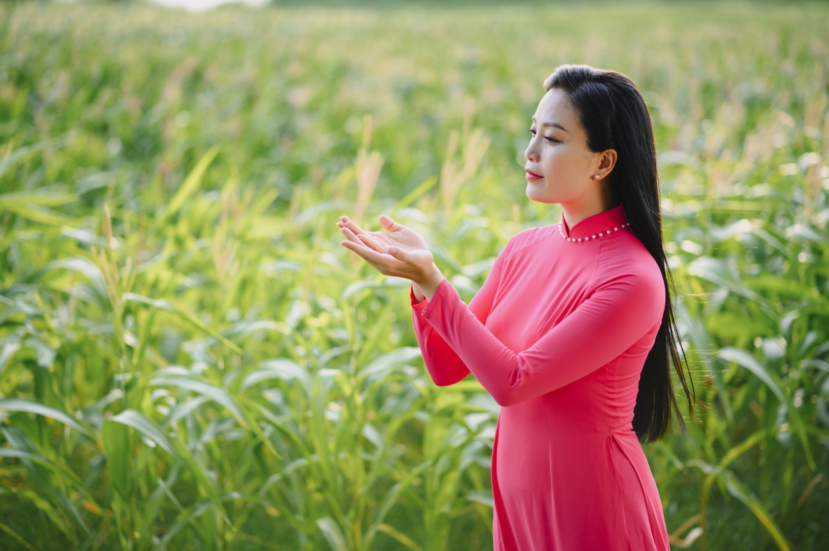 sao mai huyen trang ra mat 4 mv trong du an am nhac dan gian ve mien ky uc hinh anh 2