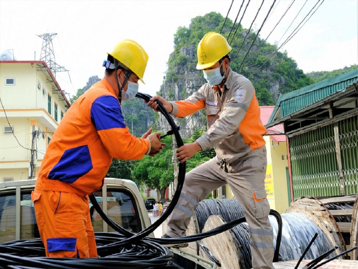 Dien luc mien bac dam bao nguon cung cap trong dip cao diem nang nong he hinh anh 2