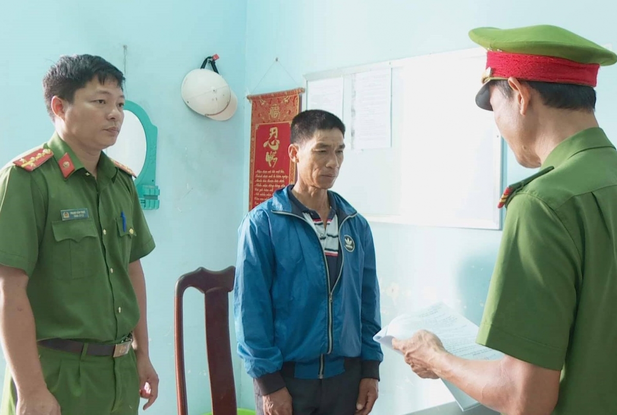 Đâm con trai trọng thương, bố bị xử lý tội giết người hình ảnh 1 Dam con trai trong thuong, bo bi xu ly toi giet nguoi hinh anh 1