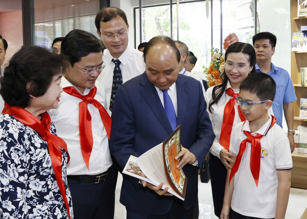 chu tich nuoc du le ky niem 65 nam thanh lap nxb kim Dong hinh anh 3