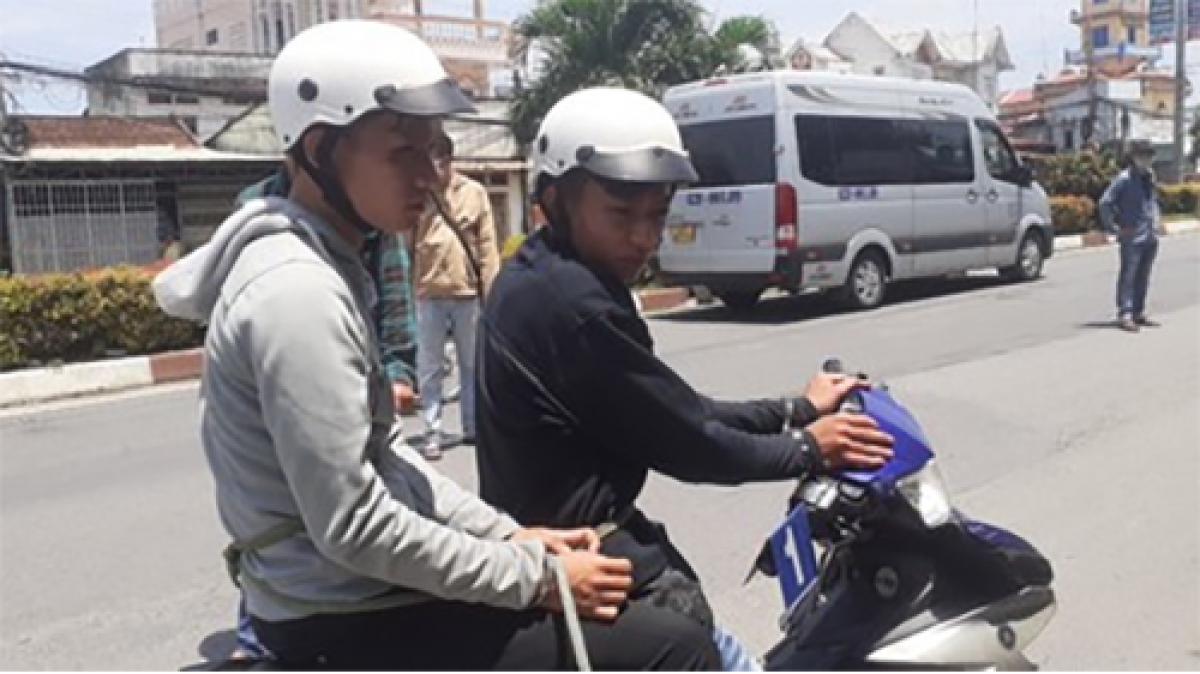 từ tphcm lên tây ninh cướp giật dây chuyền, hai đối tượng bị bắt gọn hình ảnh 1 tu tphcm len tay ninh cuop giat day chuyen, hai doi tuong bi bat gon hinh anh 1