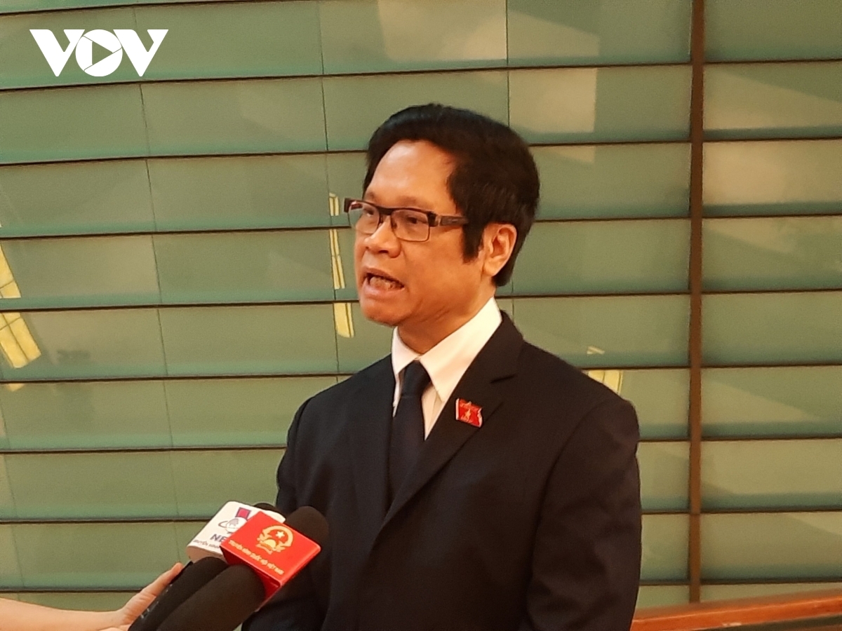 chat van quoc hoi mong cac dai bieu tra loi thang vao van de, khong noi ly thuyet hinh anh 3