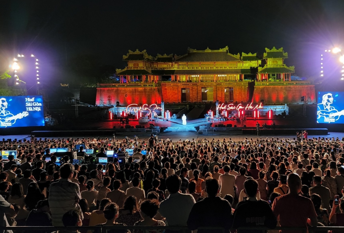 festival hue 2022 Don lan song du lich moi hinh anh 2