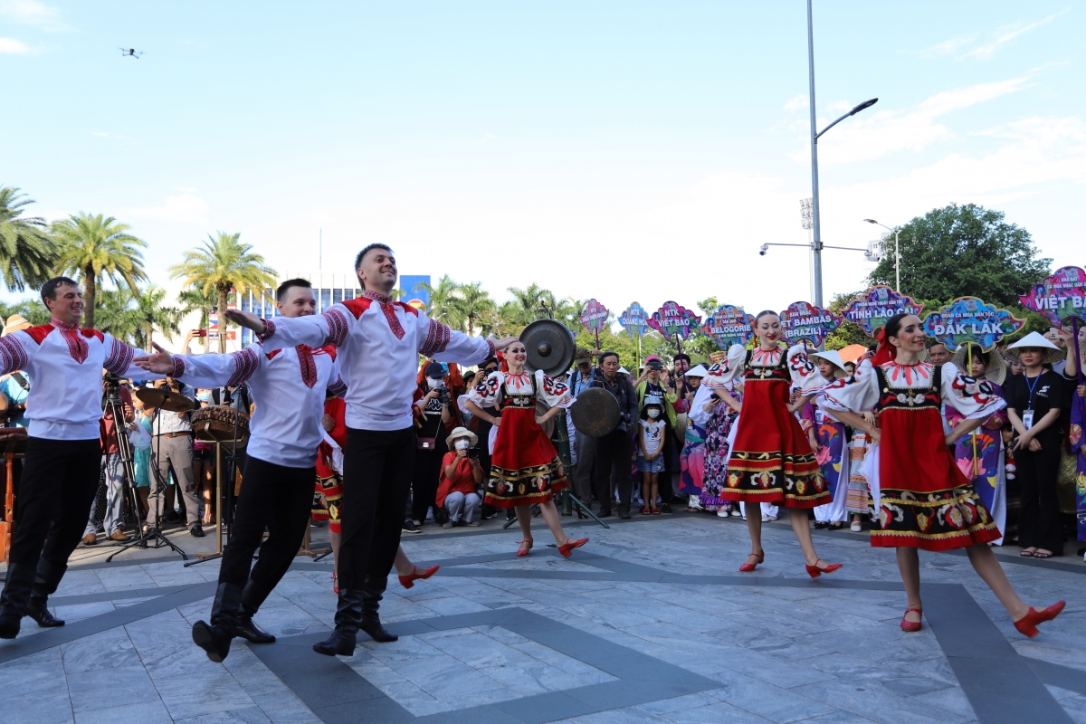 festival hue 2022 Don lan song du lich moi hinh anh 3