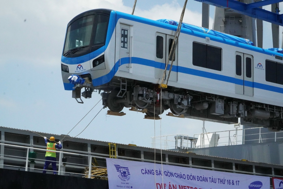 Doan tau metro so 1 o tp.hcm bi ve ban hinh anh 2