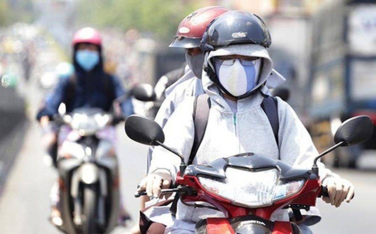 hà nội như chảo lửa với nhiệt độ cao nhất nước, vẫn nắng gắt trong ngày mai hình ảnh 1 ha noi nhu chao lua voi nhiet do cao nhat nuoc, van nang gat trong ngay mai hinh anh 1