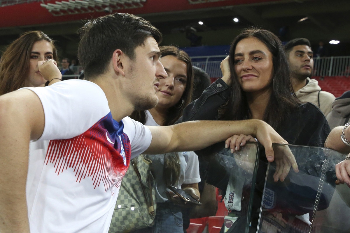 harry maguire to chuc dam cuoi lang man hinh anh 4