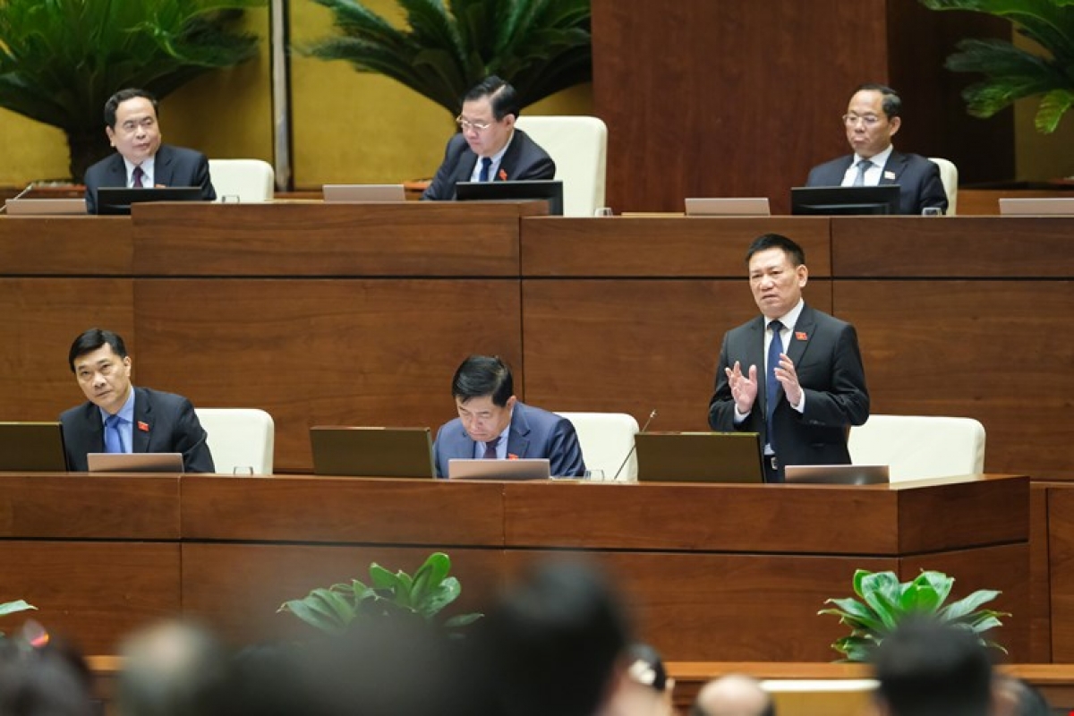Bộ trưởng Bộ Tài chính Hồ Đức Phớc phát biểu giải trình tại Kỳ họp thứ 3, Quốc hội khoá XV