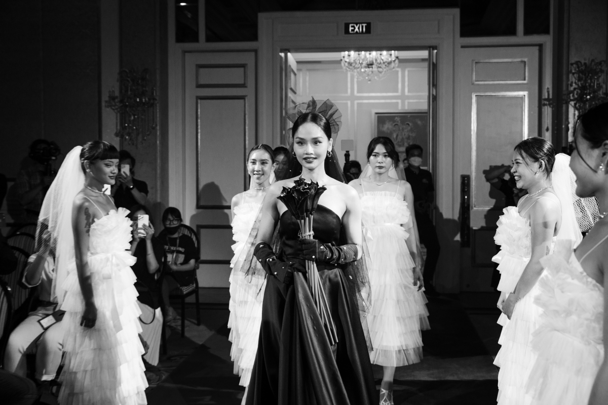 miu lê hóa điên nữ trong mv mới kết hợp cùng karik hình ảnh 1 miu le hoa dien nu trong mv moi ket hop cung karik hinh anh 1