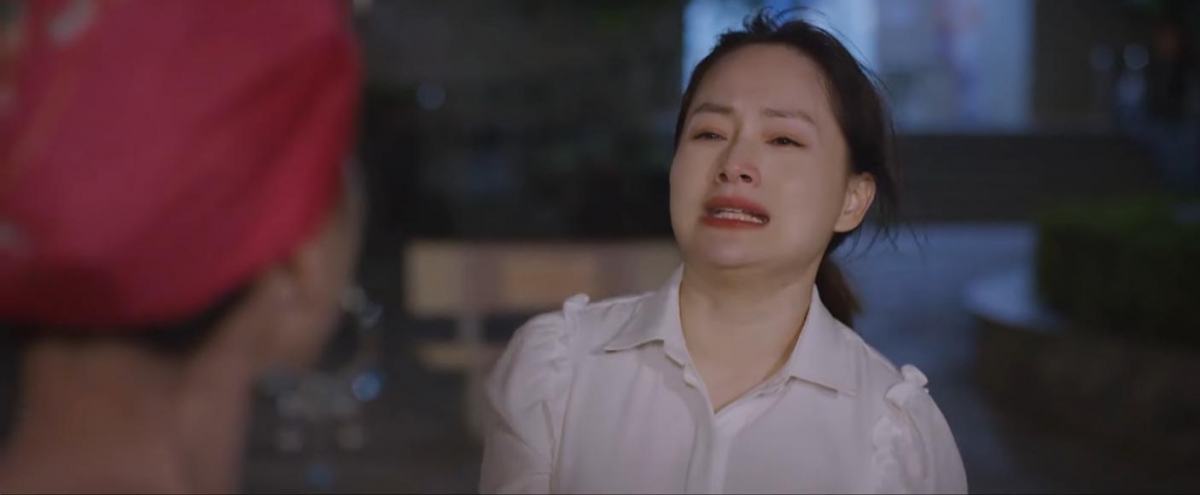 lan phương tôi sạc lại năng lượng bằng cách ôm con gái hình ảnh 1 lan phuong toi sac lai nang luong bang cach om con gai hinh anh 1