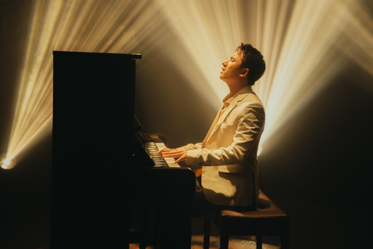 phan mạnh quỳnh gây bất ngờ khi hát nhạc phim em và trịnh hình ảnh 1 phan manh quynh gay bat ngo khi hat nhac phim em va trinh hinh anh 1