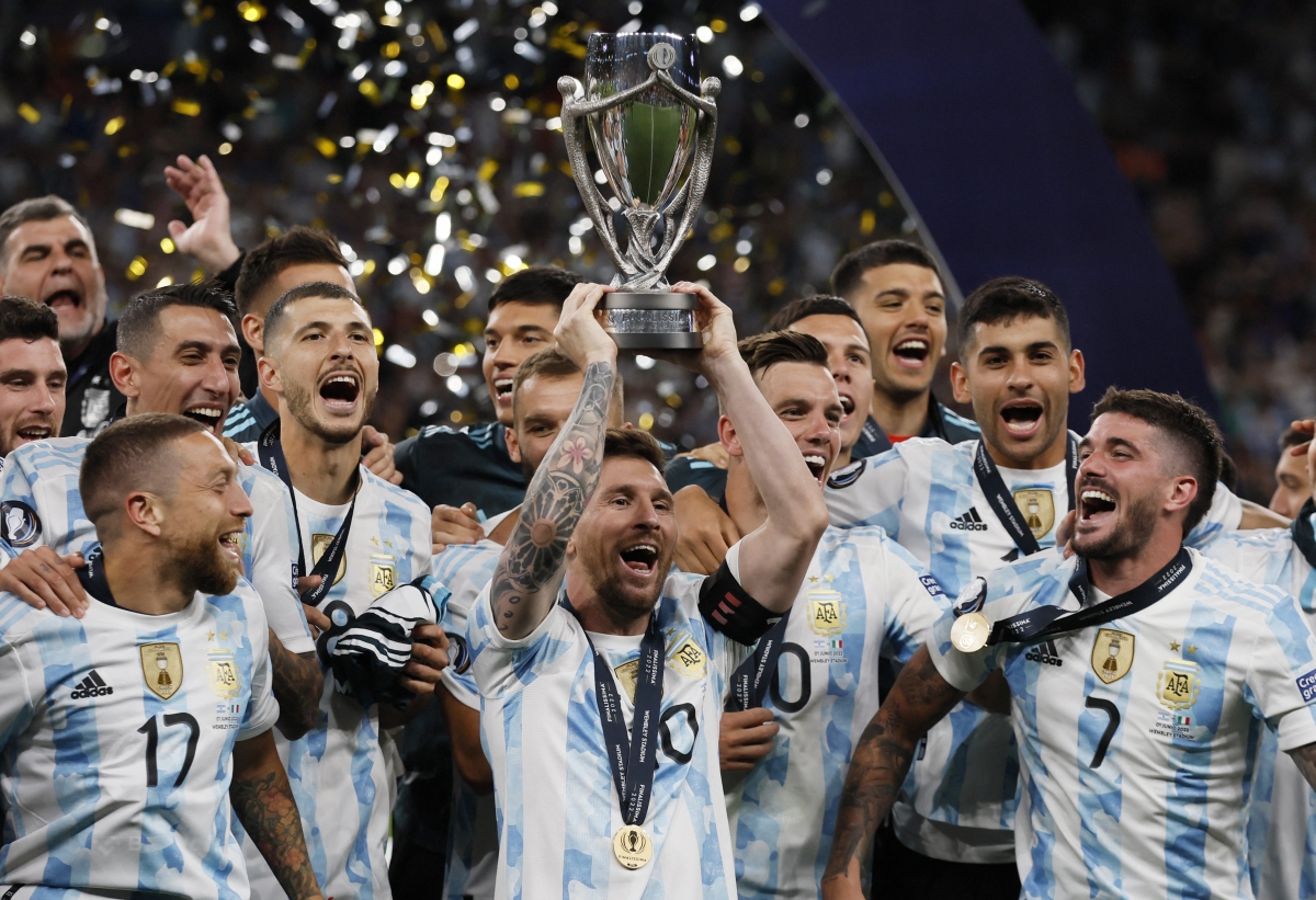 Messi có danh hiệu thứ 2 trong 2 năm cùng ĐT Argentina. (Ảnh: Reuters). 