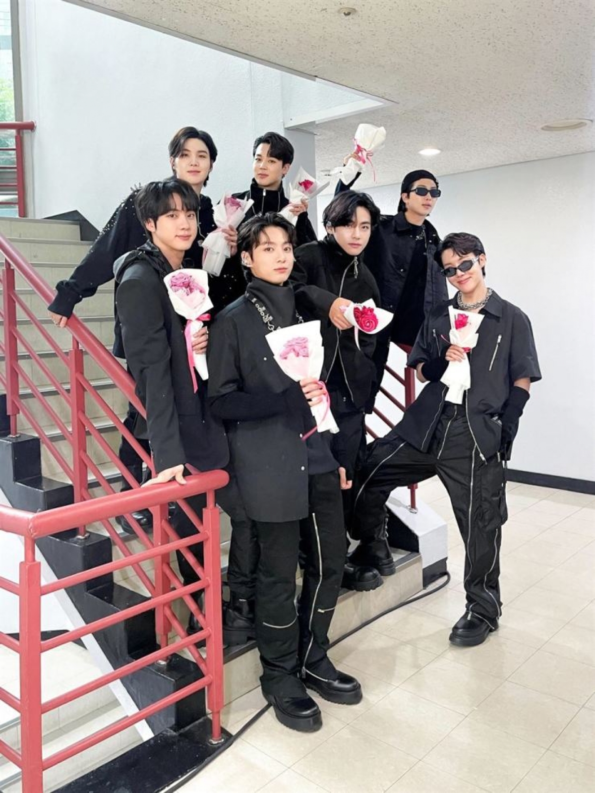 bts lần thứ 6 đứng đầu billboard 200 hình ảnh 1 bts lan thu 6 dung dau billboard 200 hinh anh 1
