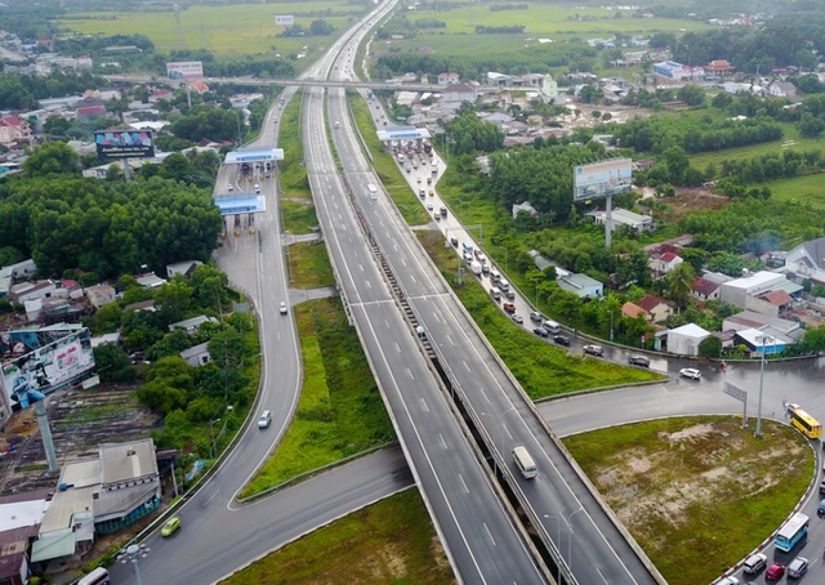 xem xét chủ trương đầu tư đường bộ cao tốc dầu giây tân phú hình ảnh 1 xem xet chu truong dau tu duong bo cao toc dau giay tan phu hinh anh 1