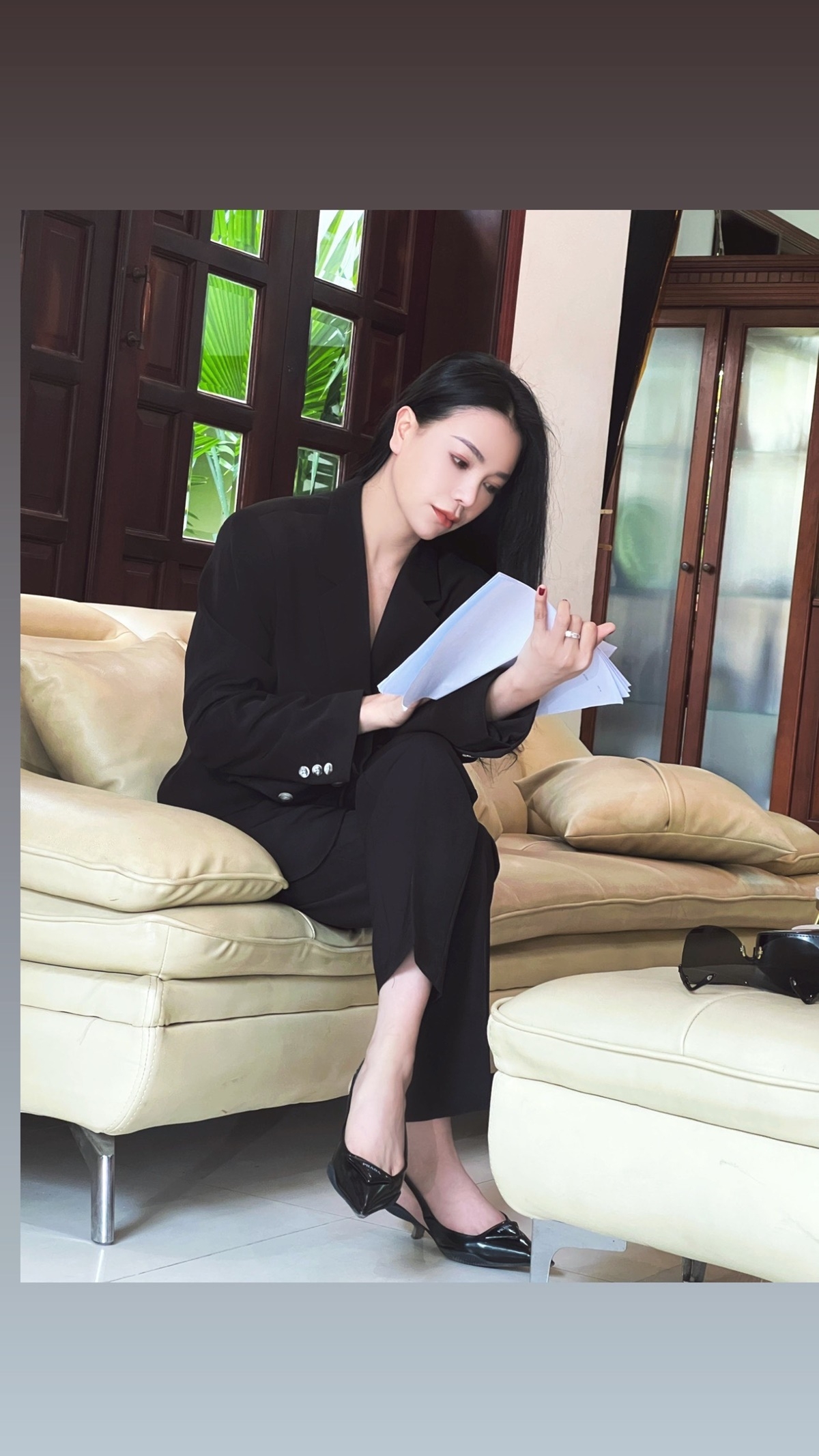 Trà Ngọc Hằng ở hậu trường phim.