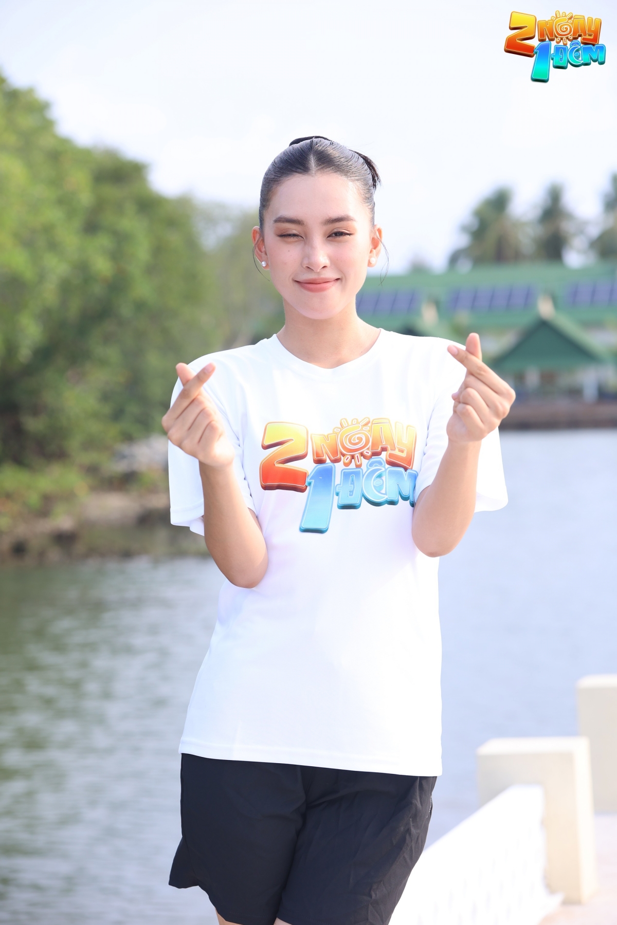 tieu vy tam ru bo hinh tuong hoa hau, tro thanh oan gia cua le duong bao lam hinh anh 3