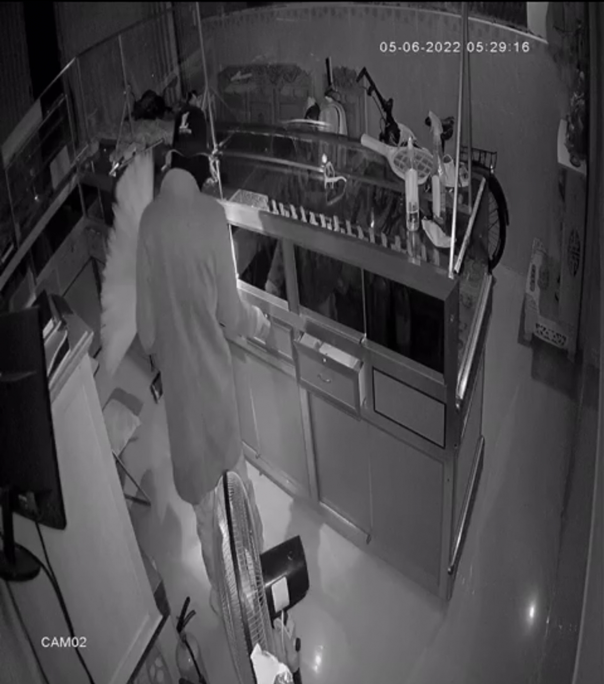 chủ tiệm vàng trình báo bị trộm tài sản khoảng 3 tỉ đồng hình ảnh 1 chu tiem vang trinh bao bi trom tai san khoang 3 ti dong hinh anh 1