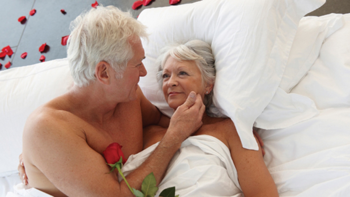 tình dục ở phụ nữ tuổi mãn kinh có giống nhau hình ảnh 1 tinh duc o phu nu tuoi man kinh co giong nhau hinh anh 1