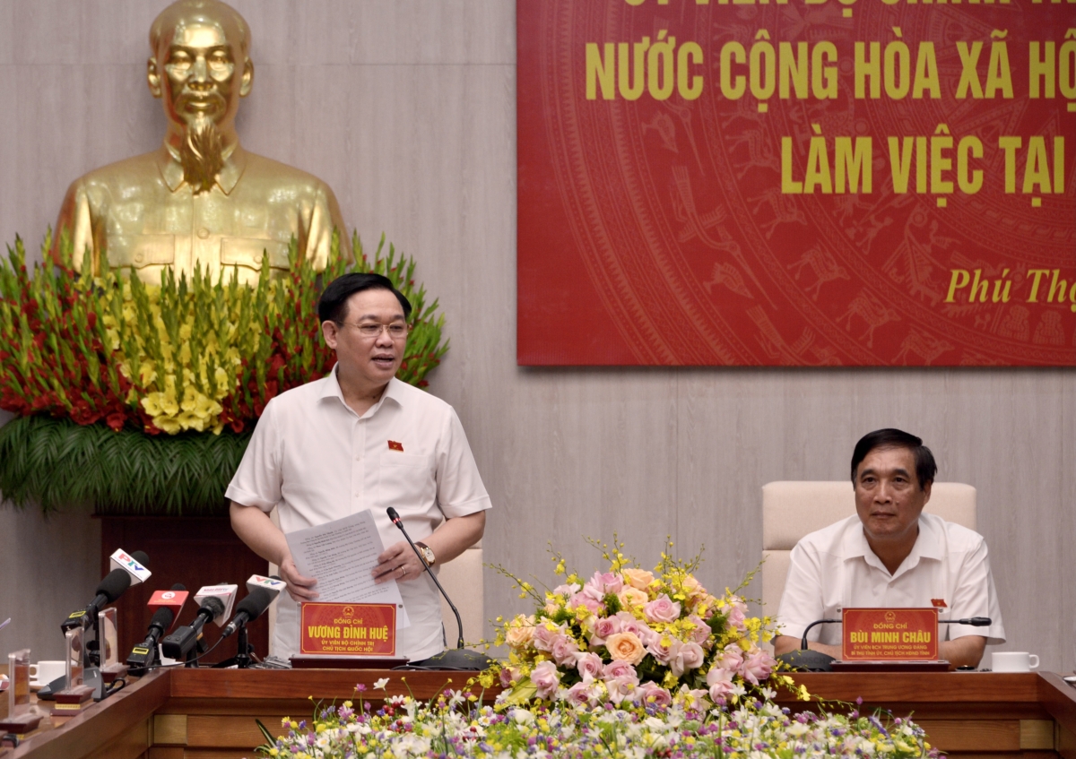 chủ tịch quốc hội vương Đình huệ làm việc với ban thường vụ tỉnh ủy phú thọ hình ảnh 1 chu tich quoc hoi vuong Dinh hue lam viec voi ban thuong vu tinh uy phu tho hinh anh 1