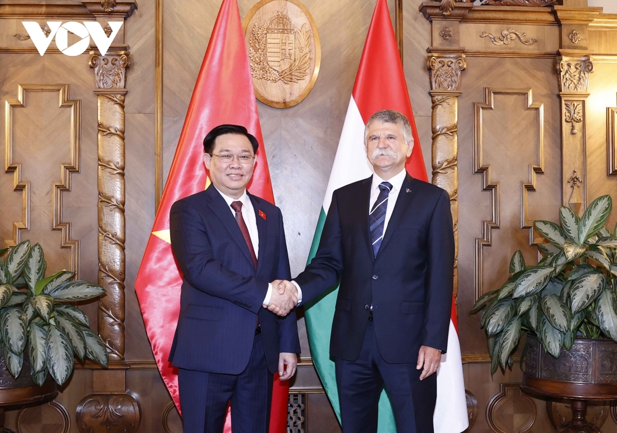 mốc son mới trong quan hệ giữa việt nam với hungary và vương quốc anh hình ảnh 1 moc son moi trong quan he giua viet nam voi hungary va vuong quoc anh hinh anh 1