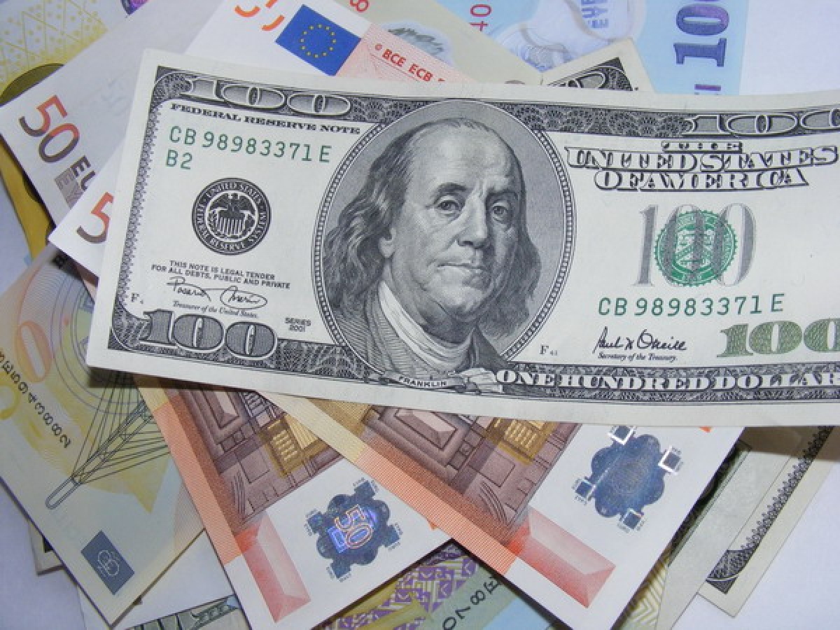 Đồng euro xuống giá thấp kỷ lục so với đồng usd hình ảnh 1 Dong euro xuong gia thap ky luc so voi dong usd hinh anh 1