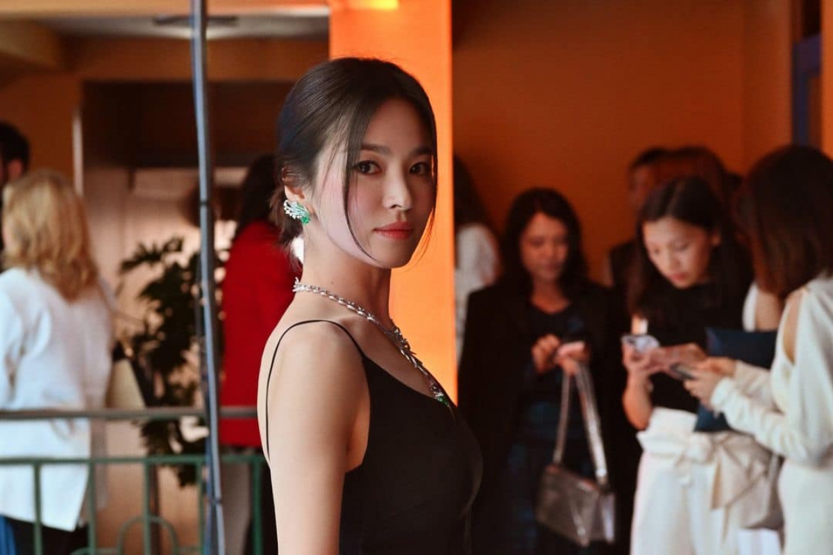 song hye kyo toa sang tua nu than tai su kien thoi trang o phap hinh anh 3