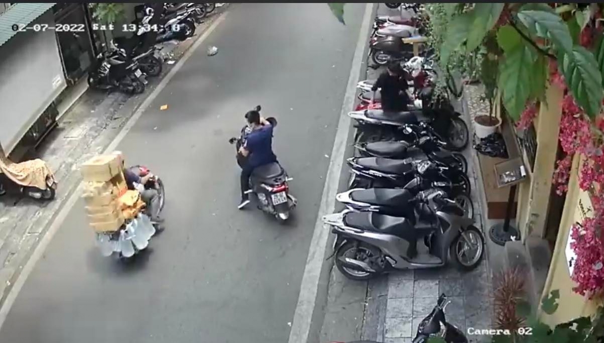 bảo vệ quán cafe lấy xe của khách phóng đi không quay lại hình ảnh 1 bao ve quan cafe lay xe cua khach phong di khong quay lai hinh anh 1