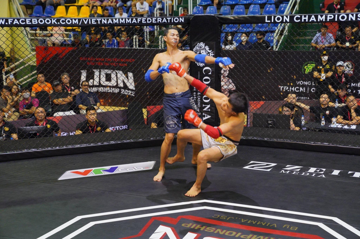 lion championship 2022 mien nam le van the anh ha doi thu chi sau 23 giay hinh anh 2