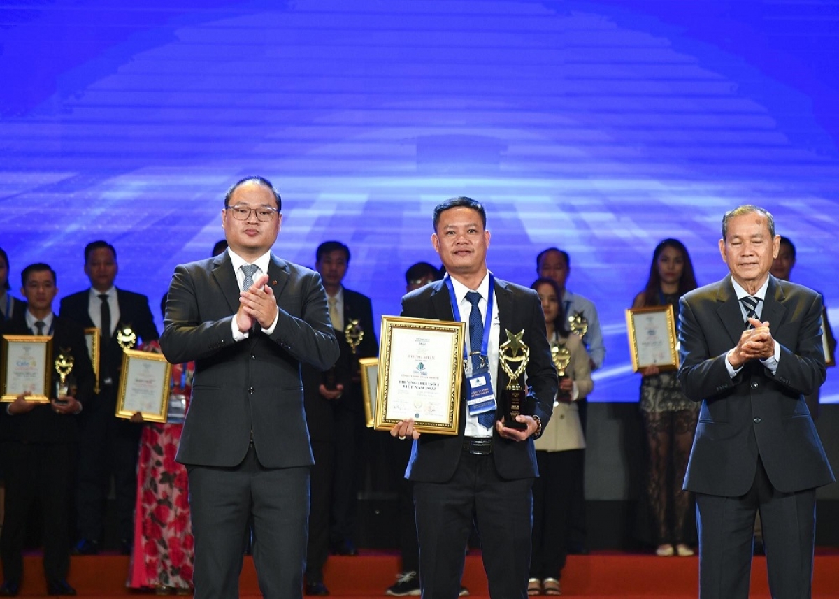office saigon nhan giai thuong thuong hieu so 1 viet nam 2022 hinh anh 2