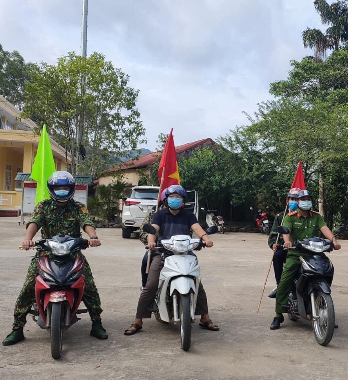 cong an chinh quy ve xa vung bien da binh yen hinh anh 3