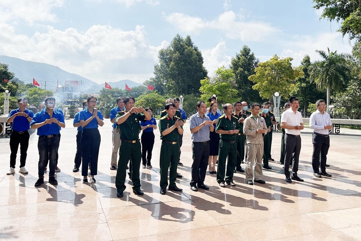 pvfcco tổ chức nhiều hoạt động ý nghĩa kỷ niệm ngày thương binh - liệt sĩ hình ảnh 1 pvfcco to chuc nhieu hoat dong y nghia ky niem ngay thuong binh - liet si hinh anh 1