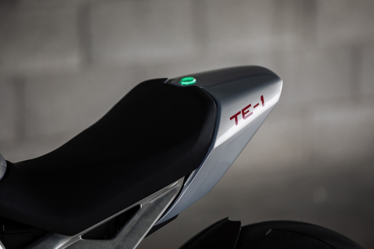 xe may dien triumph te-1 cong suat 175 ma luc co gi dac biet hinh anh 7