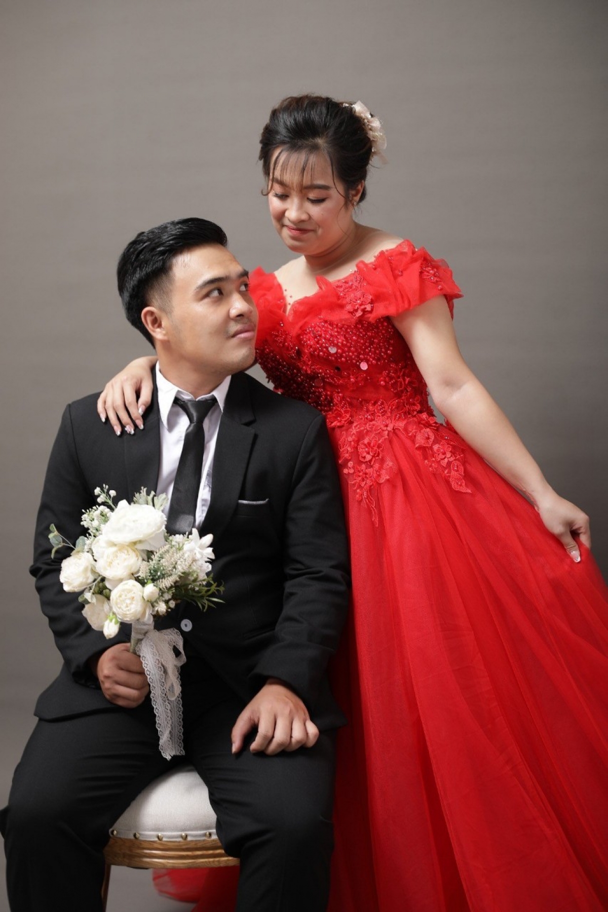 cap doi ve chung nha sau 4 nam duoc quyen linh - cat tuong mai moi hinh anh 3