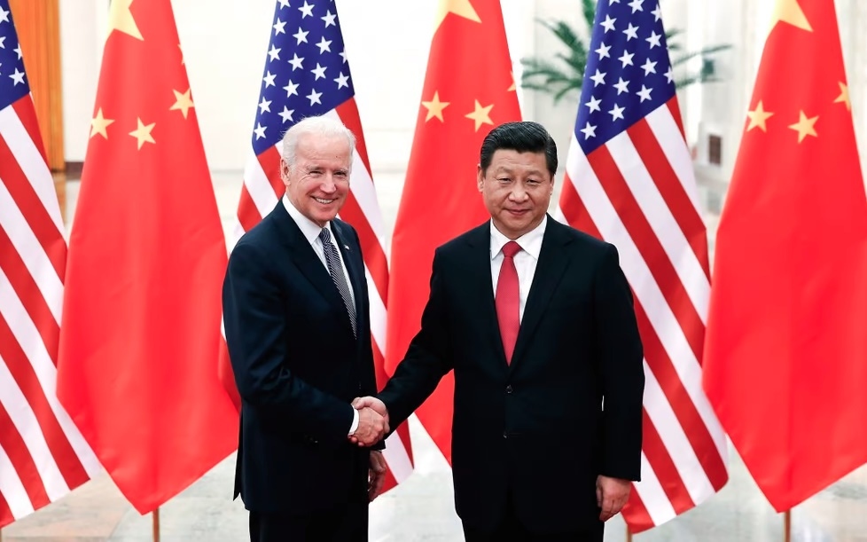 Chủ tịch Tập Cận Bình (phải) và Tổng thống Mỹ Joe Biden. Ảnh: TNS.