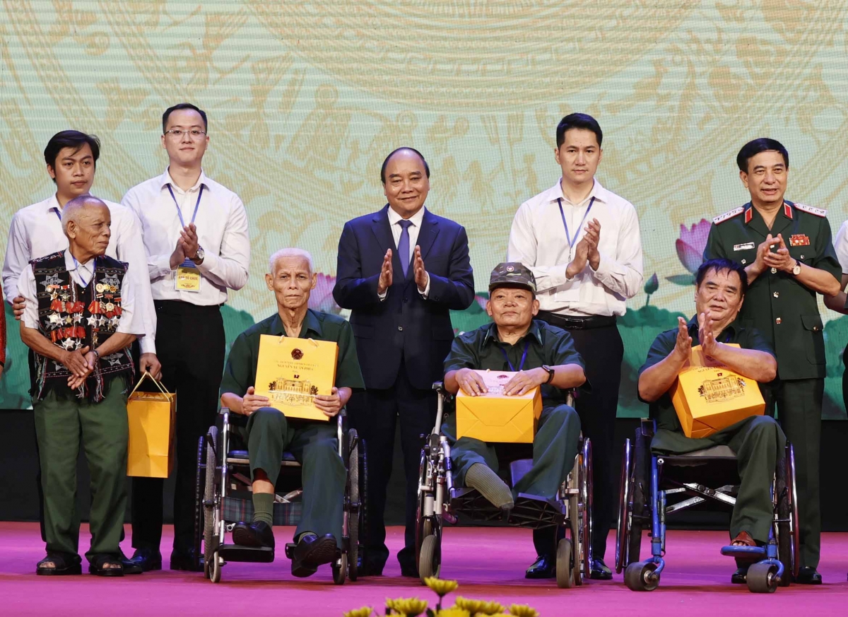 chu tich nuoc Dau thuong do chien tranh giup chung ta hieu gia tri cua hoa binh hinh anh 5