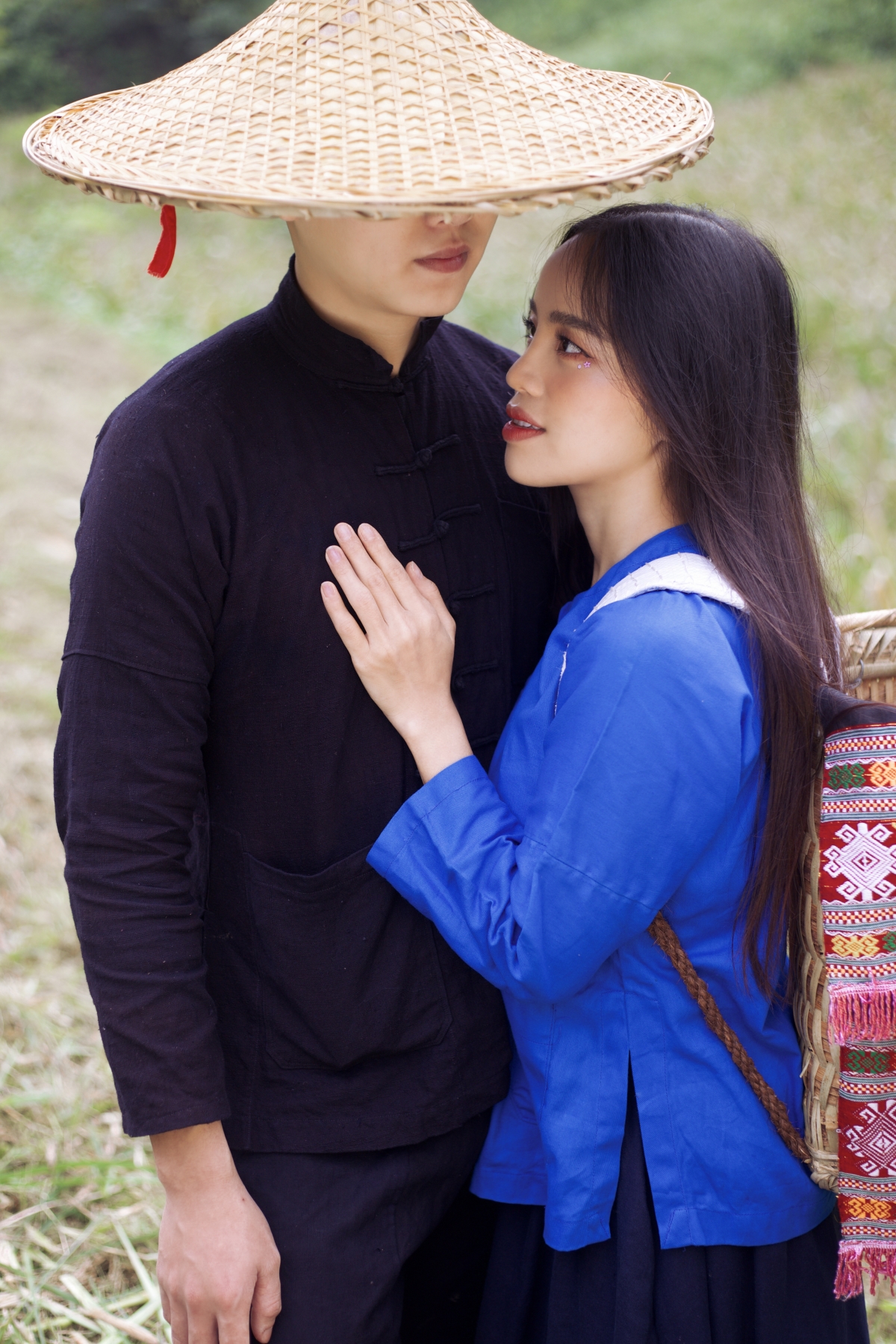 tay bac moi la, tre trung trong bo 3 mv cua sen hoang my lam hinh anh 3