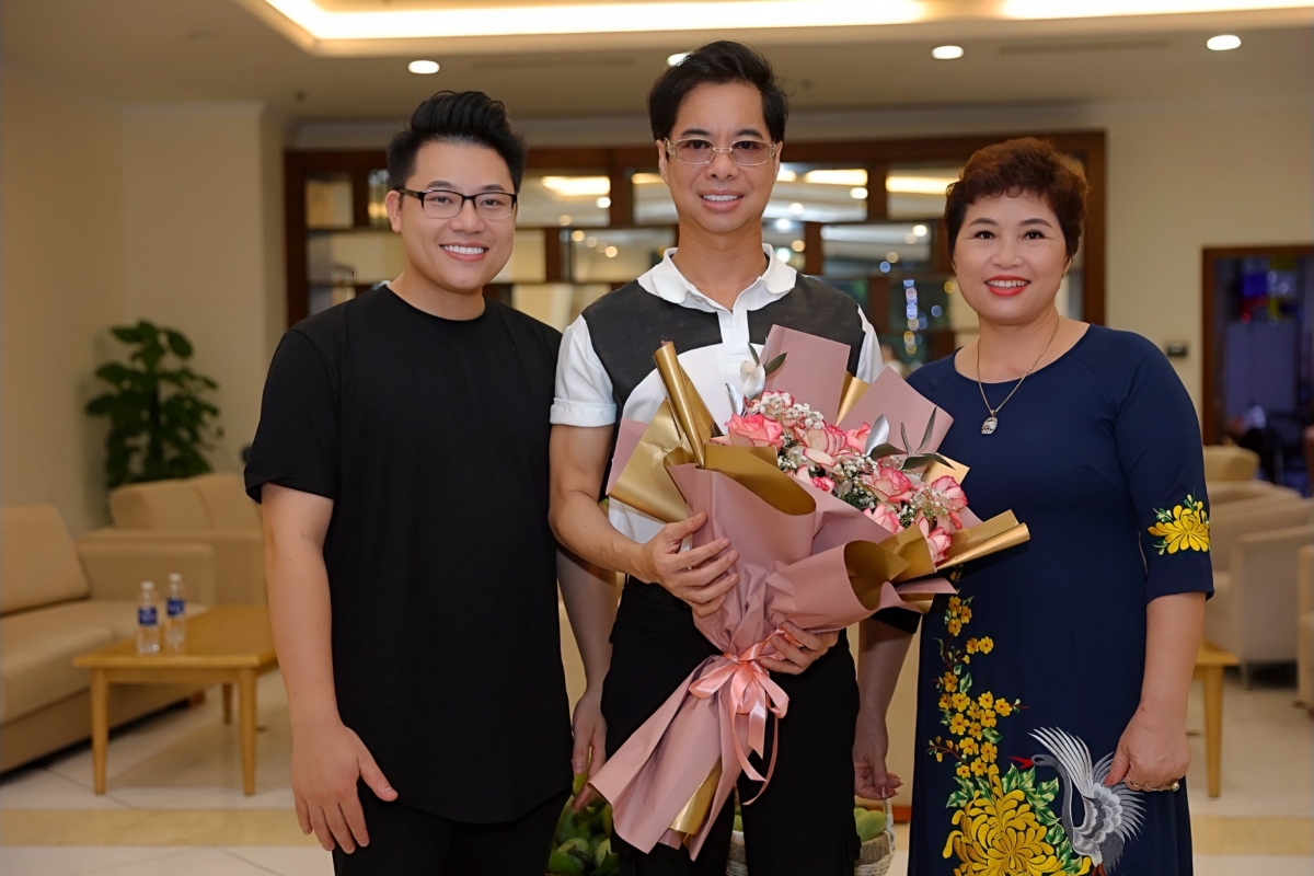 ngọc sơn tập luyện cùng duy cường cho liveshow tình mẫu tử 5 hình ảnh 1 ngoc son tap luyen cung duy cuong cho liveshow tinh mau tu 5 hinh anh 1