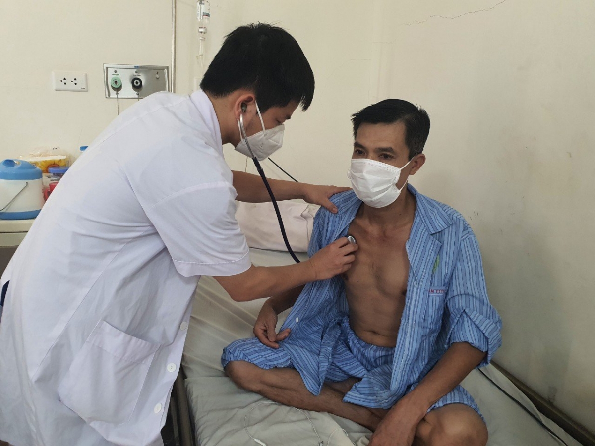 mổ nội soi 3d cắt kén khí đỉnh phổi cứu người bệnh thoát cửa tử hình ảnh 1 mo noi soi 3d cat ken khi dinh phoi cuu nguoi benh thoat cua tu hinh anh 1