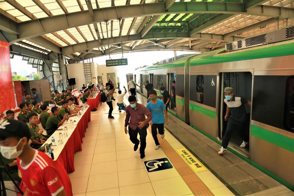 tau cat linh - ha Dong hoan thanh bai dien tap ve phong chay, chua chay hinh anh 3