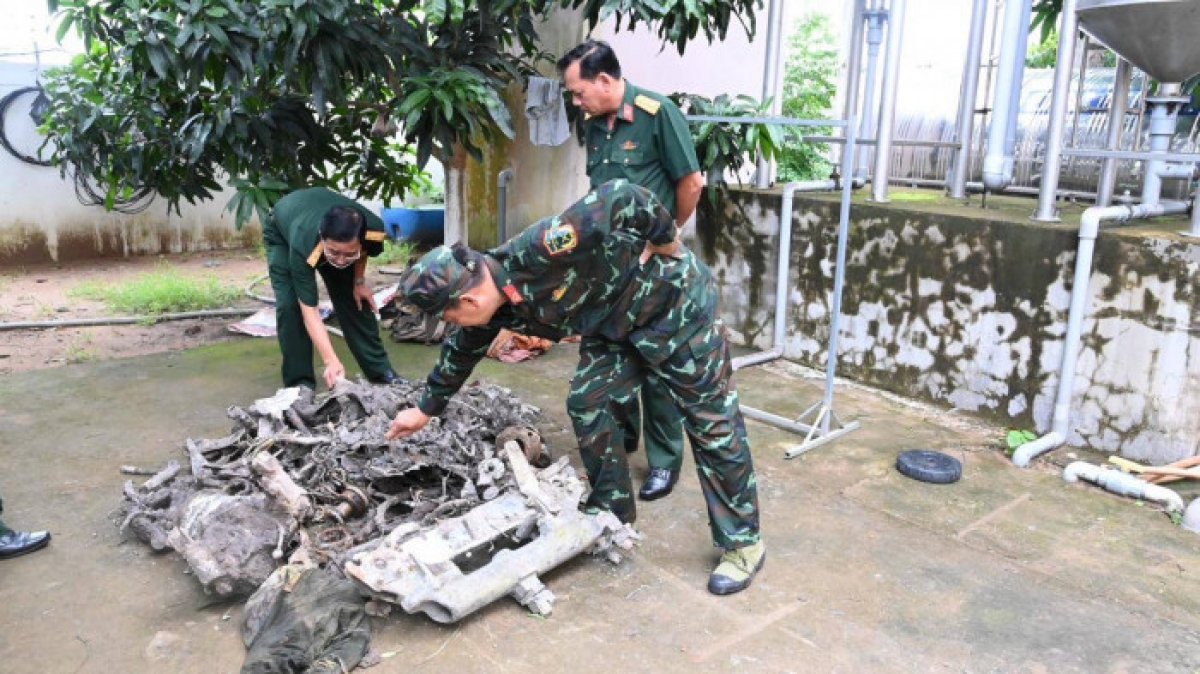 phat hien xac may bay trong ao tom o tra vinh hinh anh 3