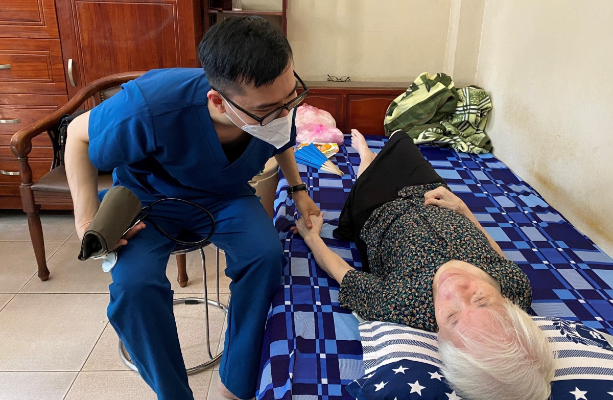 hon 600.000 luot nguoi da tiem vaccine covid-19 trong dot cao diem tai tp.hcm hinh anh 2