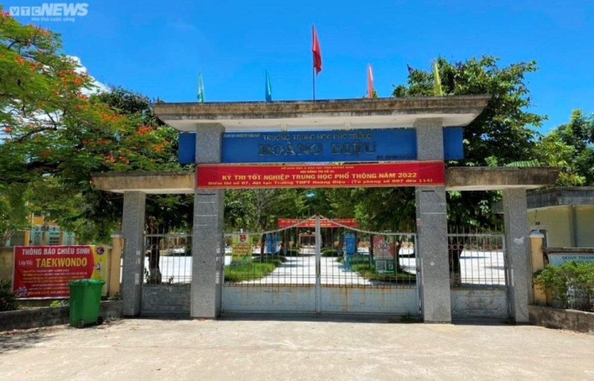 quanh nam tat bat phu me ban dep o cho, nu sinh xu quang gat diem 10 mon van hinh anh 3