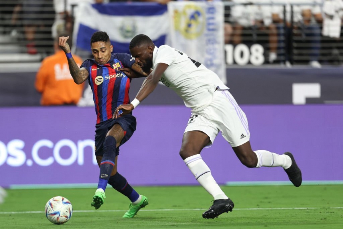 truc tiep real madrid 0-1 barca raphinha ghi sieu pham hinh anh 2