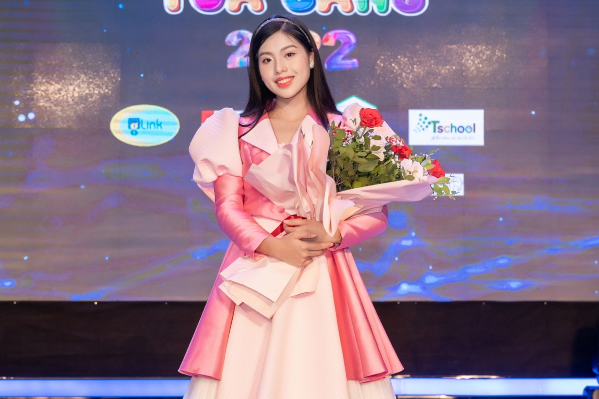 miss teen gia han lan dau ngoi ghe nong cung nsUt quang thang, Do duy nam hinh anh 3