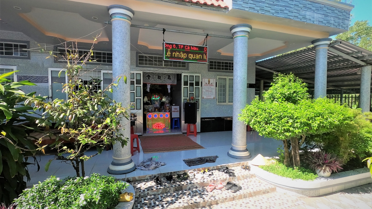 người đàn ông làm nghề cưa cây ở cà mau bị cây đè chết hình ảnh 1 nguoi dan ong lam nghe cua cay o ca mau bi cay de chet hinh anh 1