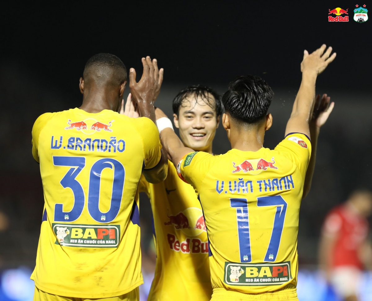 hagl thang tphcm trong ngay thu mon bui tien dung mac sai lam hinh anh 1