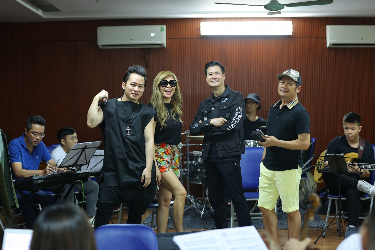 bằng kiều, quang dũng gấp rút tập luyện cho liveconcert trở về ngày yêu thương hình ảnh 1 bang kieu, quang dung gap rut tap luyen cho liveconcert tro ve ngay yeu thuong hinh anh 1
