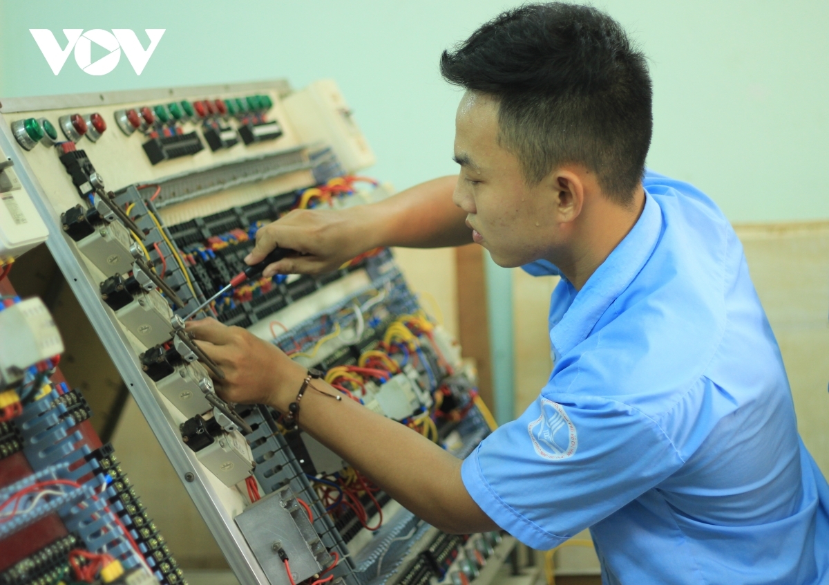 tại sao trường nghề, trường nghệ thuật không giảng dạy văn hoá thpt hình ảnh 1 tai sao truong nghe, truong nghe thuat khong giang day van hoa thpt hinh anh 1