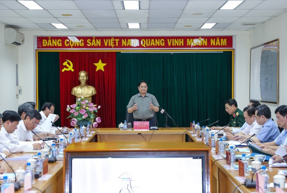 thu tuong chi dao giai quyet tinh trang qua tai san bay tan son nhat hinh anh 2