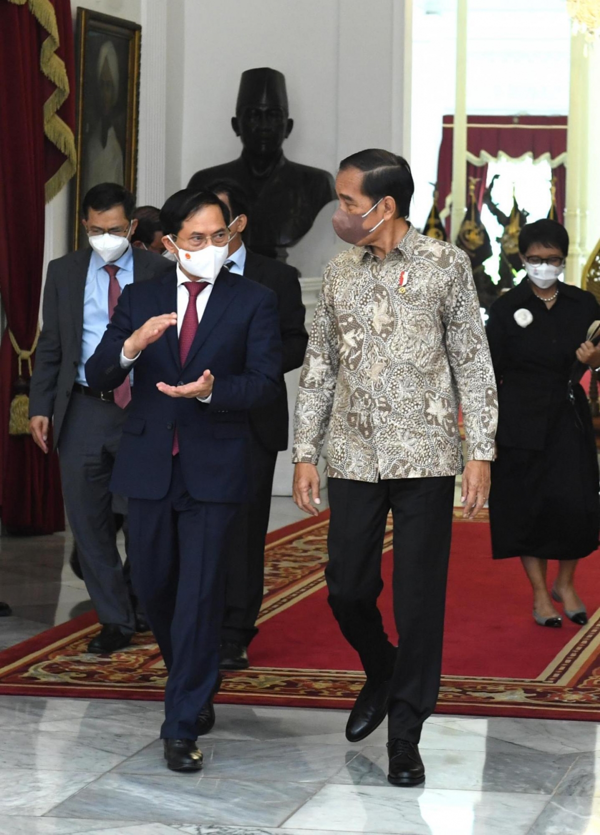 bộ trưởng ngoại giao bùi thanh sơn tiếp kiến tổng thống indonesia joko widodo hình ảnh 1 bo truong ngoai giao bui thanh son tiep kien tong thong indonesia joko widodo hinh anh 1
